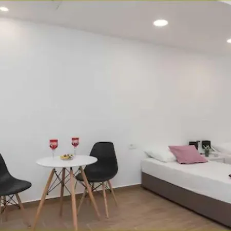 Dub - Three Bedroom With Hot Tub *