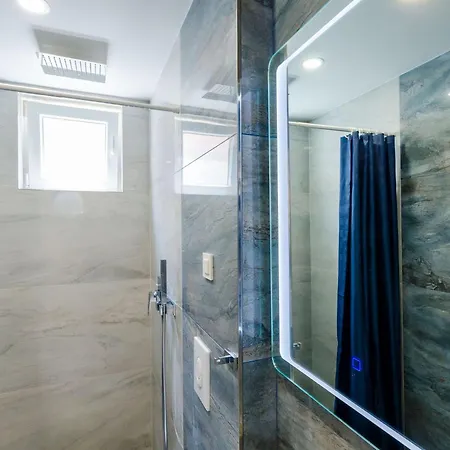 Dub - Three Bedroom With Hot Tub *